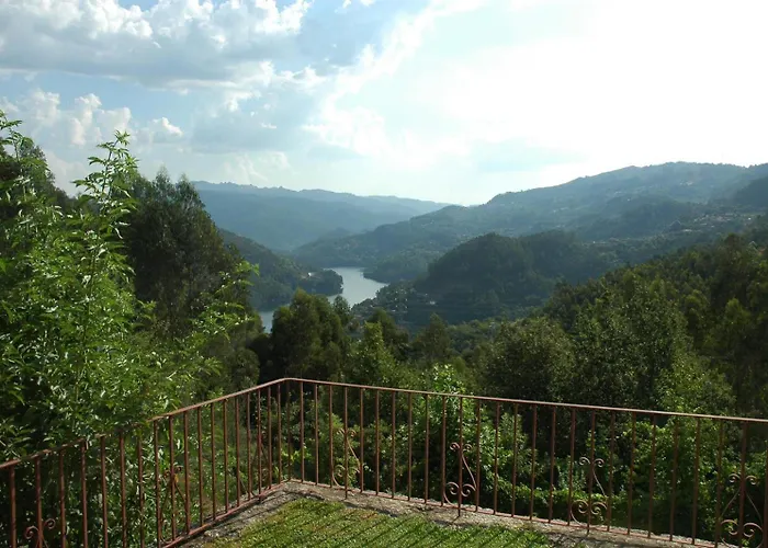 Quinta Fonte Da Porca * 비에이라도미노