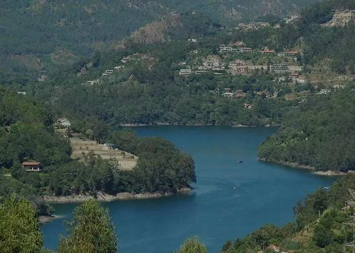 Quinta Fonte Da Porca 비에이라도미노